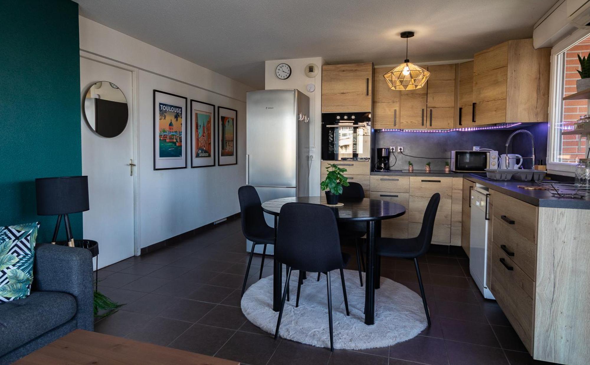 Apartment Chouette , Un T3 Cozy Proche Du Metro Et Parking Prive A Disposition