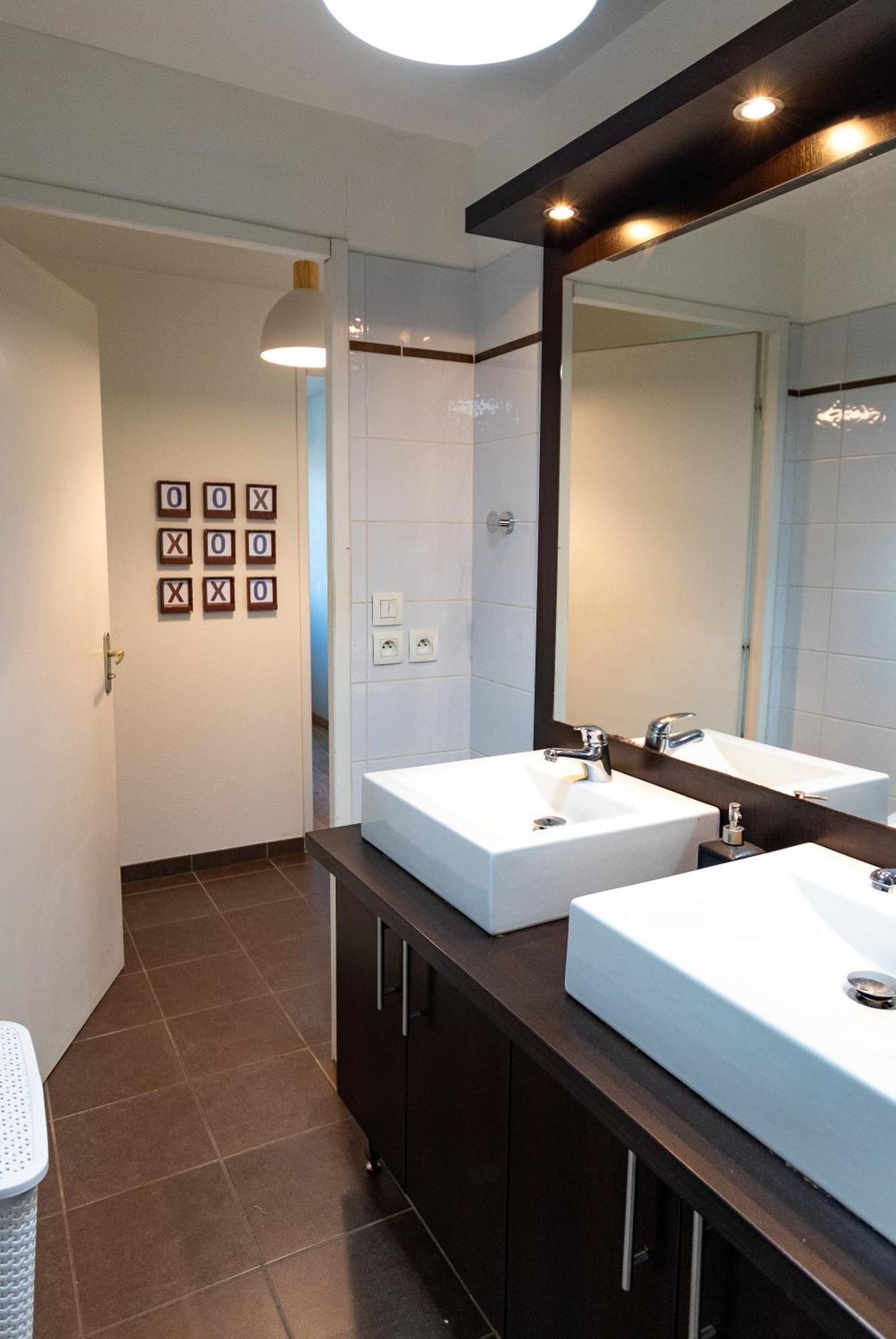 Apartment Chouette , Un T3 Cozy Proche Du Metro Et Parking Prive A Disposition